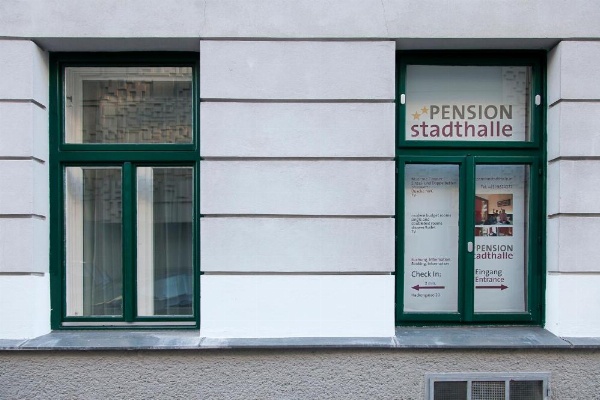 Pension Stadthalle image 11